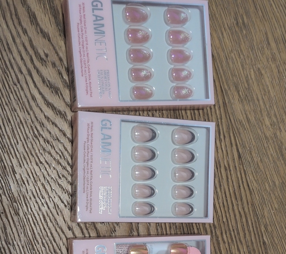 Glam Eric Pink Press-On 3 Nails Sets – Natural Pink with Glitter